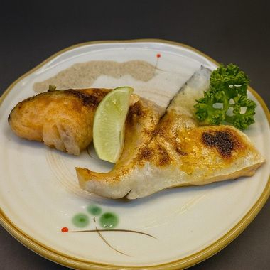 鮭魚下巴
